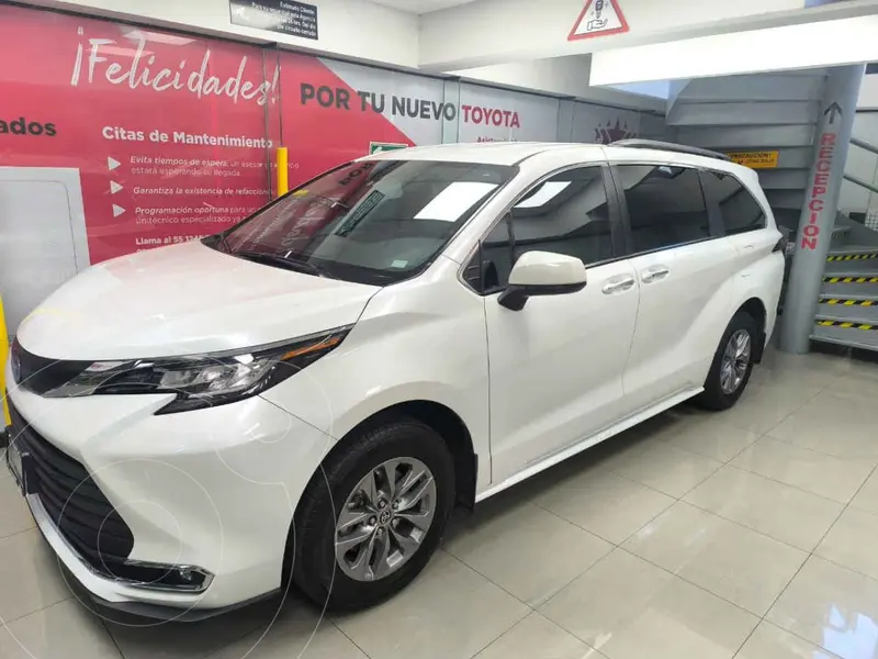 Foto Toyota Sienna HEV XLE usado (2022) color Blanco financiado en mensualidades(enganche $181,522 mensualidades desde $17,907)