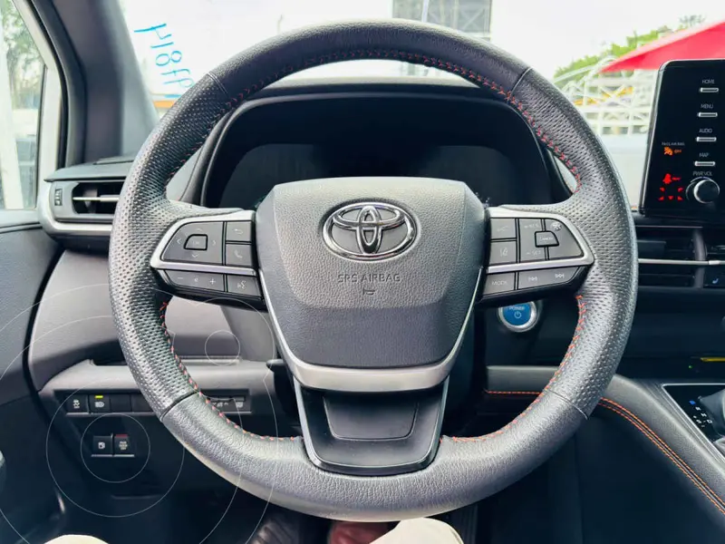 toyota sienna-hev