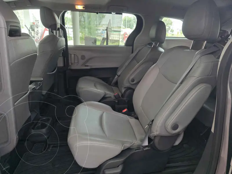 toyota sienna-hev