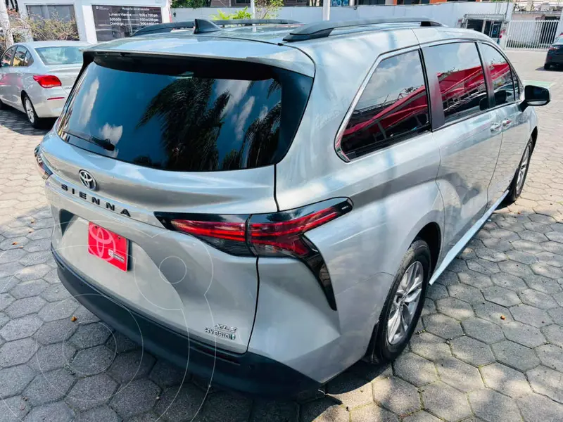 toyota sienna-hev