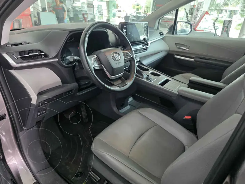 toyota sienna-hev