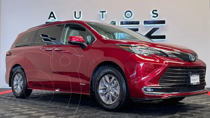 Foto Toyota Sienna HEV XLE Piel usado (2021) color Rojo financiado en mensualidades(enganche $142,780 mensualidades desde $15,293)