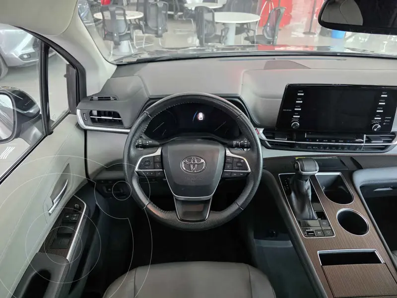 toyota sienna-hev