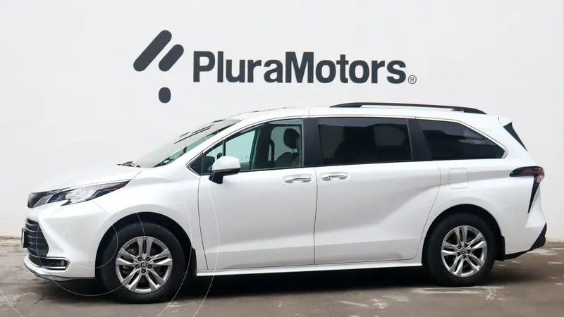 Foto Toyota Sienna HEV XLE Piel usado (2023) color Blanco precio $759,000