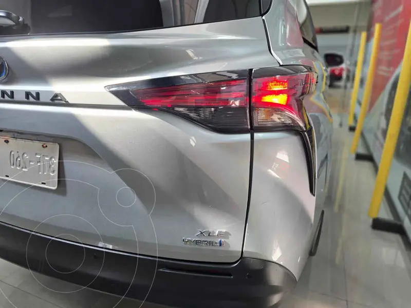 toyota sienna-hev