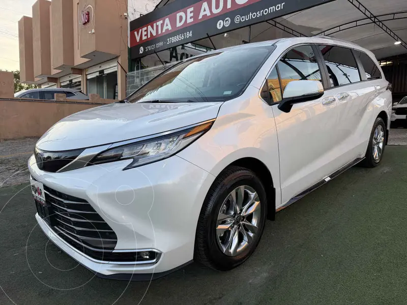 Foto Toyota Sienna HEV Limited usado (2022) color Blanco precio $759,999
