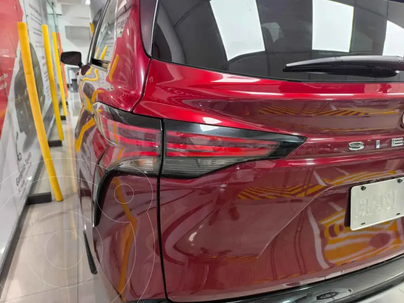 toyota sienna-hev