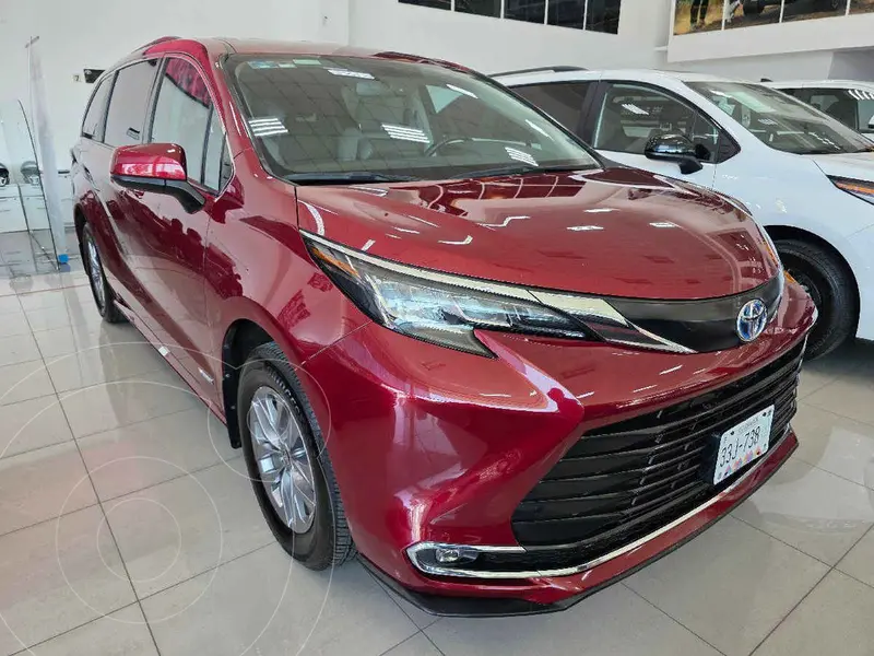 Foto Toyota Sienna HEV XLE usado (2021) color Rojo financiado en mensualidades(enganche $166,625 mensualidades desde $14,069)