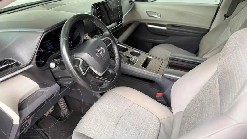 toyota sienna-hev