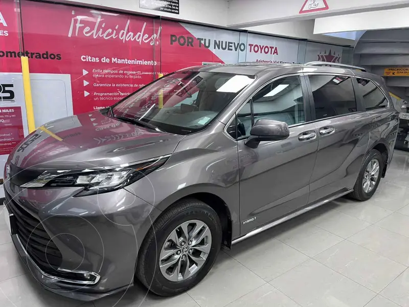 Foto Toyota Sienna HEV XLE Piel usado (2021) color Gris financiado en mensualidades(enganche $177,122 mensualidades desde $17,473)