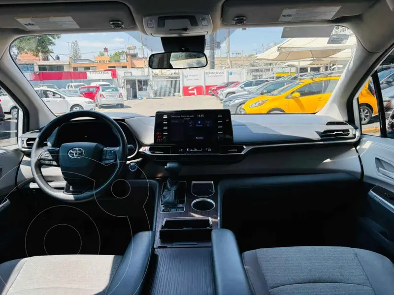 toyota sienna-hev