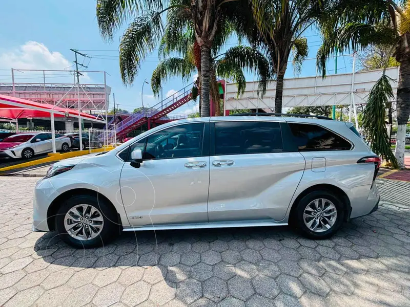 toyota sienna-hev