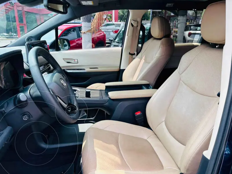 toyota sienna-hev