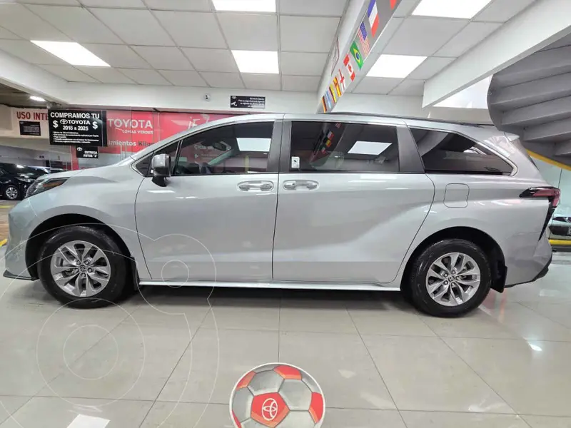 toyota sienna-hev