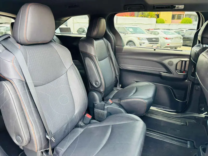 toyota sienna-hev
