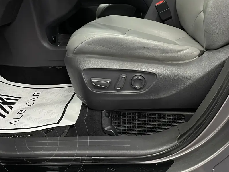 toyota sienna-hev