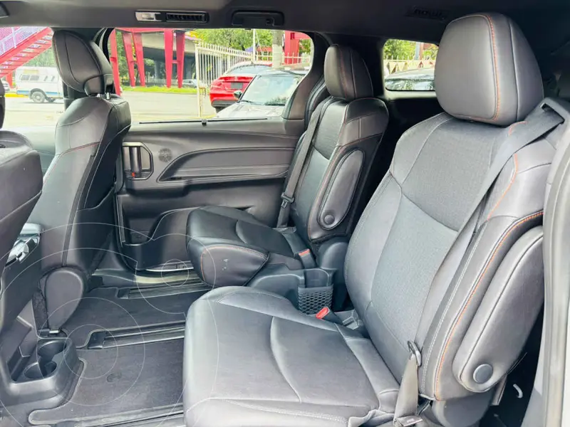 toyota sienna-hev