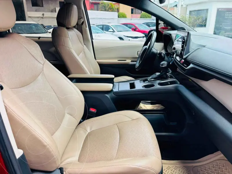 toyota sienna-hev