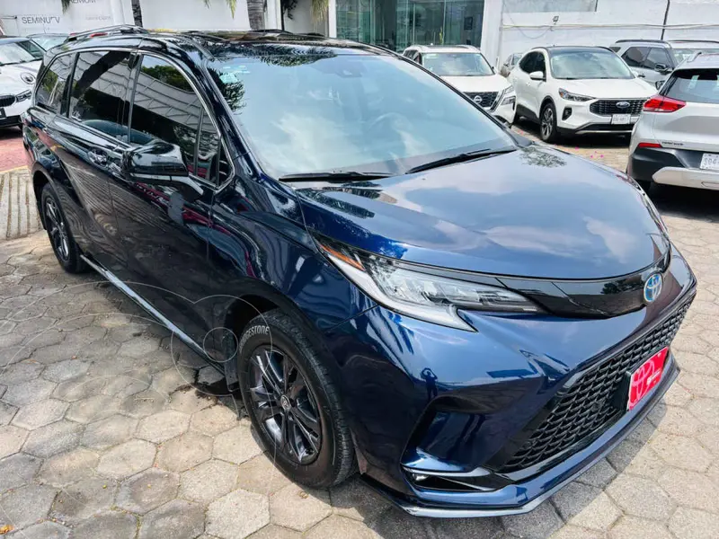 toyota sienna-hev