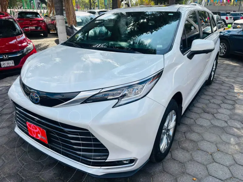 Foto Toyota Sienna HEV Platinum usado (2025) color Blanco financiado en mensualidades(enganche $294,819 mensualidades desde $26,187)