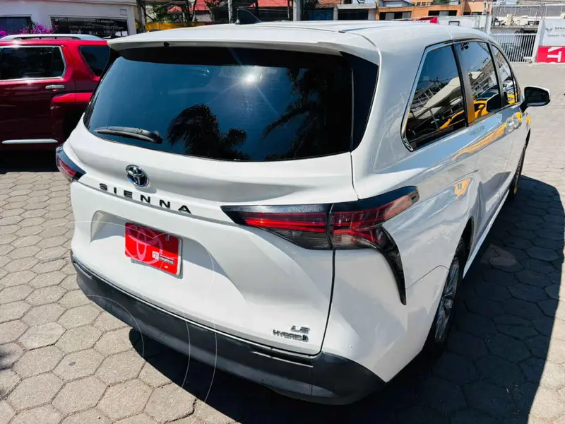 toyota sienna-hev