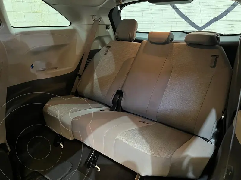 toyota sienna-hev