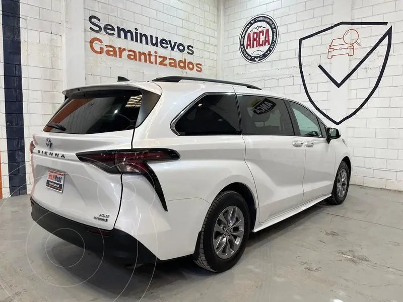 toyota sienna-hev