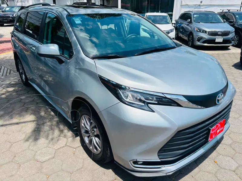 toyota sienna-hev