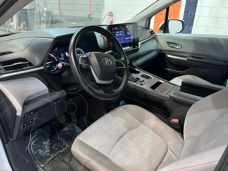 toyota sienna-hev