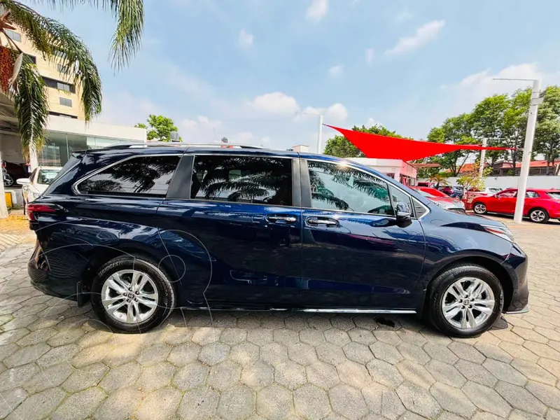 toyota sienna-hev