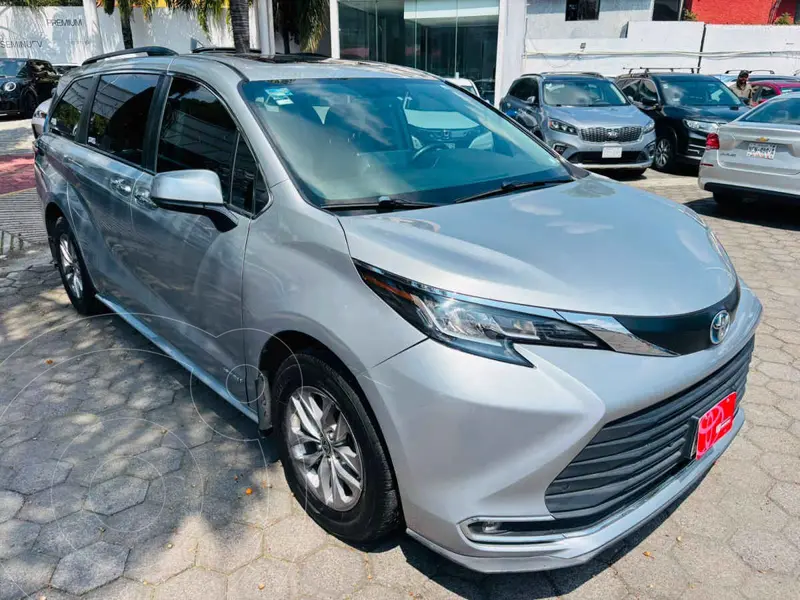toyota sienna-hev