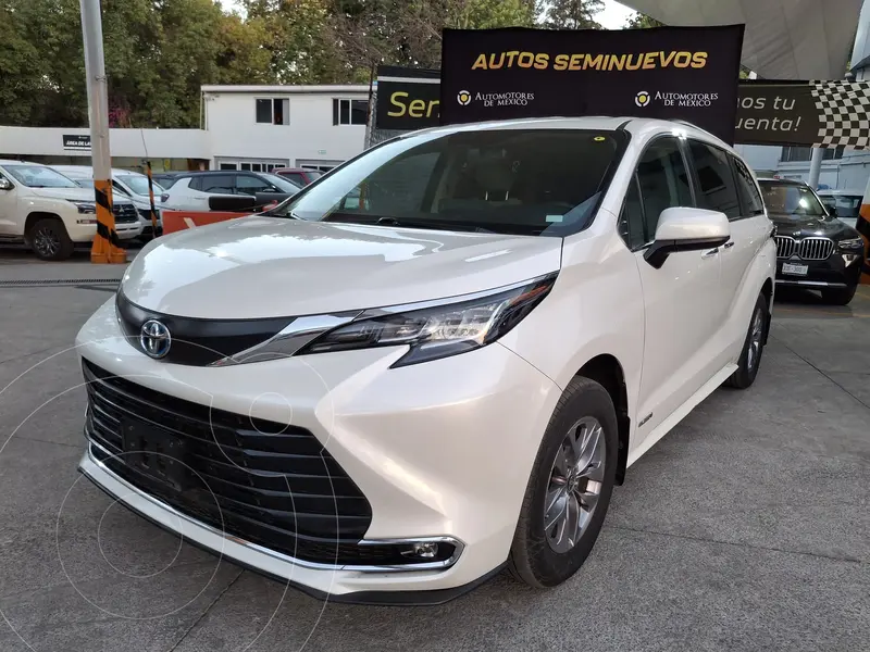 Foto Toyota Sienna HEV XLE usado (2021) color Blanco financiado en mensualidades(enganche $139,600 mensualidades desde $16,210)