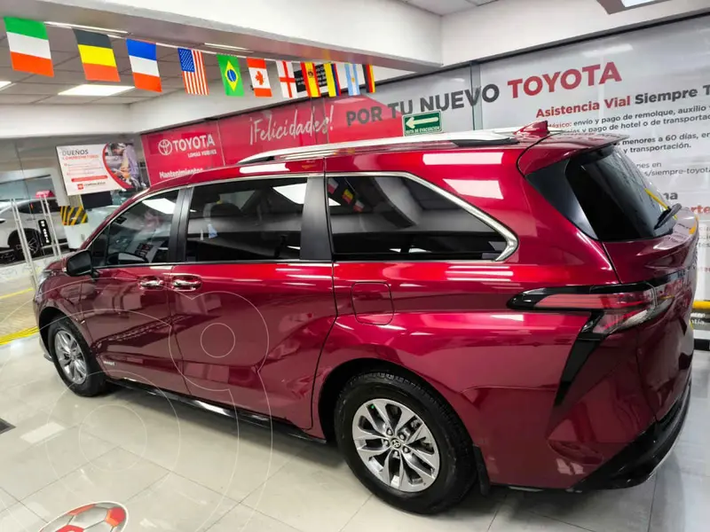 toyota sienna-hev
