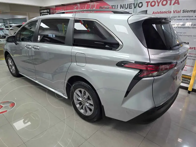 toyota sienna-hev