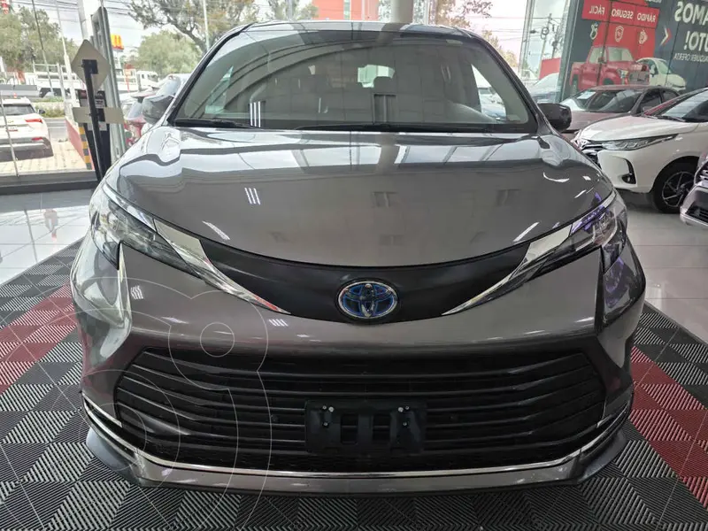 toyota sienna-hev