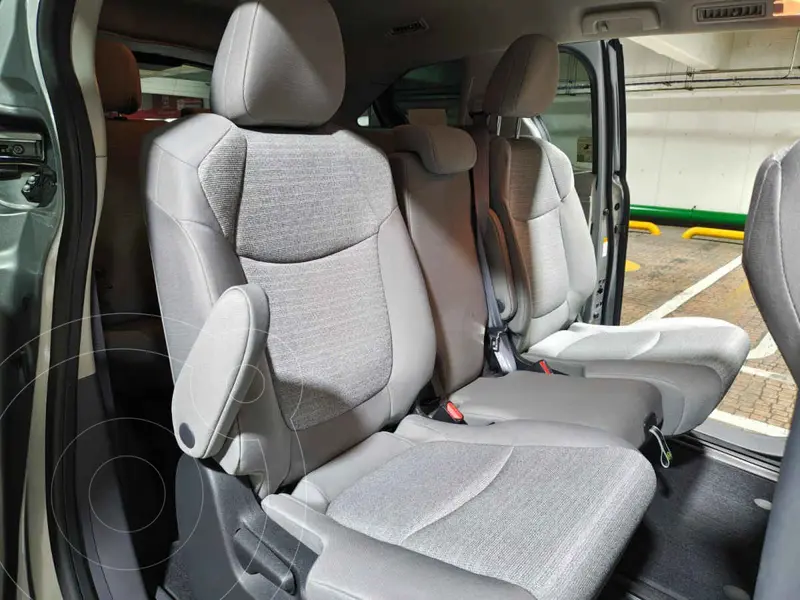 toyota sienna-hev