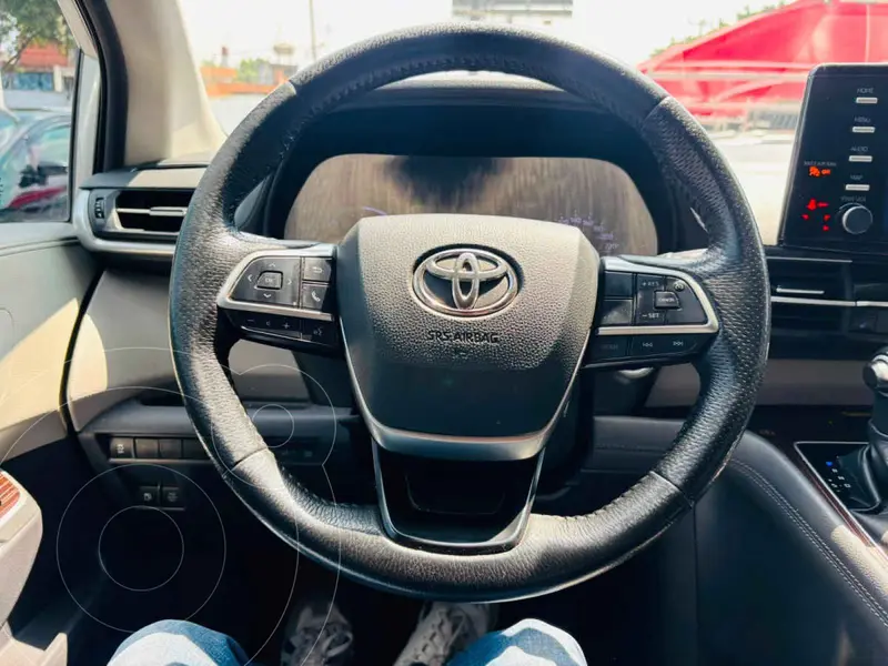 toyota sienna-hev