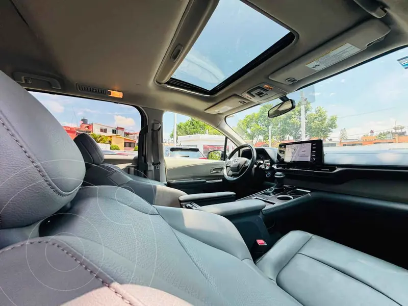 toyota sienna-hev