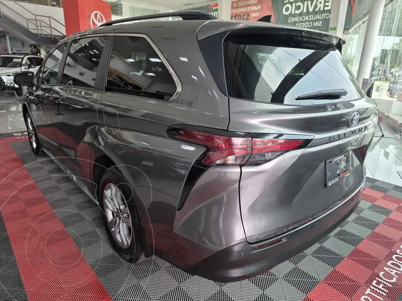 toyota sienna-hev