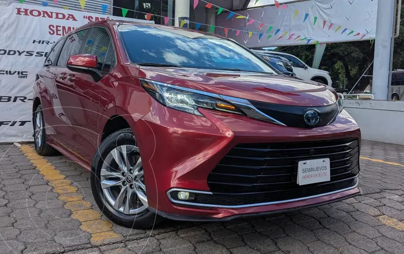 Foto Toyota Sienna HEV XLE Piel usado (2022) color Rojo precio $805,000