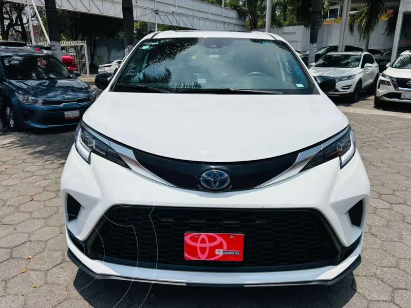 toyota sienna-hev