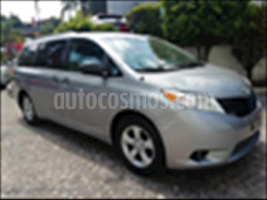 foto Toyota Sienna 3.5 LE AT usado (2012) color Plata precio $240,000