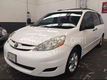 Foto Toyota Sienna 5p CE Aut usado (2006) color Blanco precio $125,900