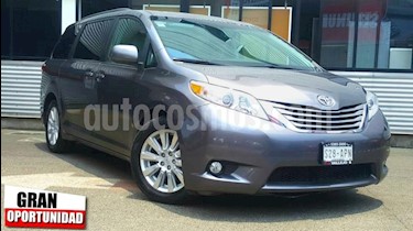 foto Toyota Sienna 5p XLE V6/3.5 Aut Q/C Piel usado (2017) color Gris precio $465,000
