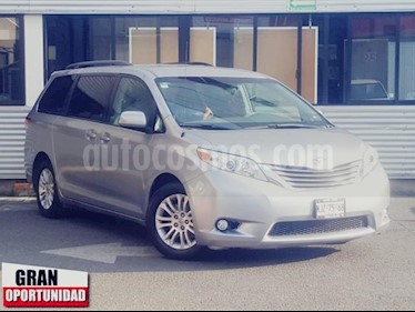 foto Toyota Sienna 5p XLE V6/3.5 Aut usado (2012) color Plata precio $218,000