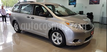 foto Toyota Sienna CE 3.5L usado (2016) color Plata precio $339,000