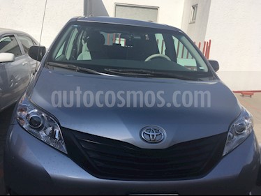 foto Toyota Sienna LE 3.3L usado (2012) color Gris precio $180,000