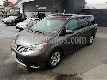 Foto venta Auto Seminuevo Toyota Sienna LE 3.5L (2015) color Gris precio $349,000