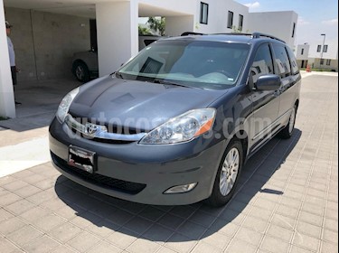 Foto venta Auto usado Toyota Sienna Limited 3.5L (2010) color Gris precio $180,000