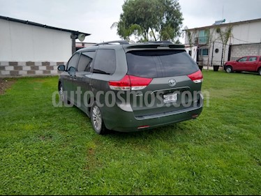 Toyota Sienna XLE 3.3L usado (2014) color Verde precio $310,000